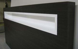 Erikoismittainen, wenge-kiilt&auml;v&auml;valkoinen